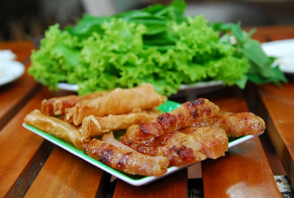 Nem nướng Đà Lạt với nước chấm “Tuyệt chiêu”