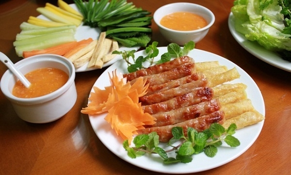 Đến Nha Trang nhất định phải thử nem nướng Ninh Hòa
